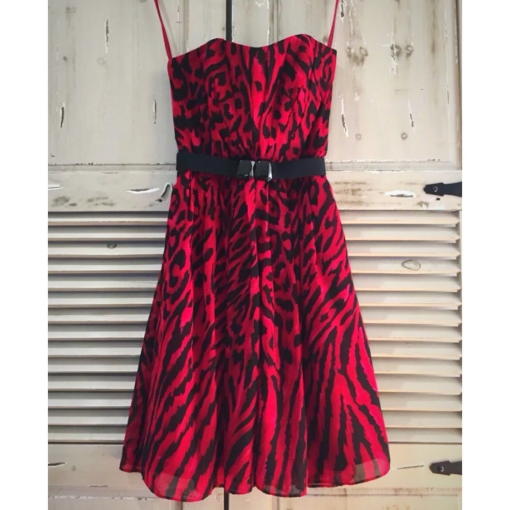 White House Black Market Red & Black Strapless Dress – Size 00